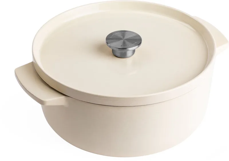 braadpan 22cm - geëmailleerd gietijzer - amandel wit - rond by KitchenAid in Almond_cream – product photo