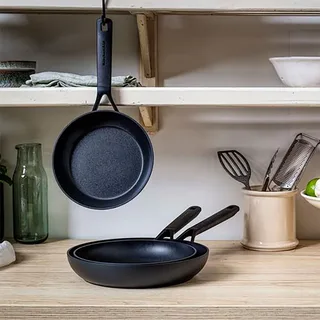 Classic Forged Aluminium koekenpan ø20cm - inductie - anti-aanbak - PFAS-vrij by KitchenAid in Black – product photo 2 of 5