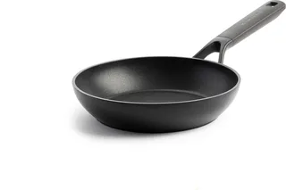 Classic Forged Aluminium koekenpan ø20cm - inductie - anti-aanbak - PFAS-vrij by KitchenAid in Black – product photo 1 of 5