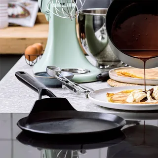 Classic Forged Pannenkoekenpan 24cm - PFAS-vrije antikleeflaag - Koekenpan inductie - Keramische koekenpan - Ovenbestendig tot 160°C fra KitchenAid i Sort – produktbillede 6 af 6
