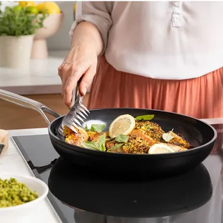 Forged Hardened Aluminium Braadpan 30cm by KitchenAid in Black – product photo 2 of 5