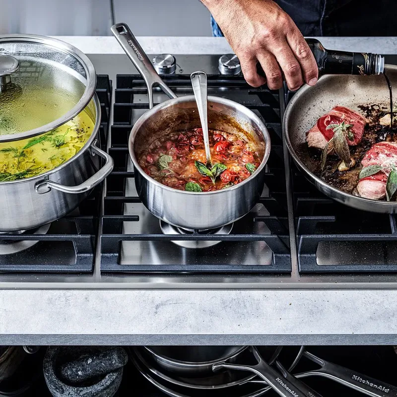 Multi-Ply RVS Steelpan - ø16 cm - 1,5L - met glazen deksel - inductie - PFAS-vrij de KitchenAid en Argent – photo produit 4 sur 4