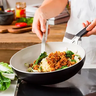 Open - Wokpan - 28 cm - Alle Warmtebronnen van KitchenAid in Zwart – productfoto 4 van 5