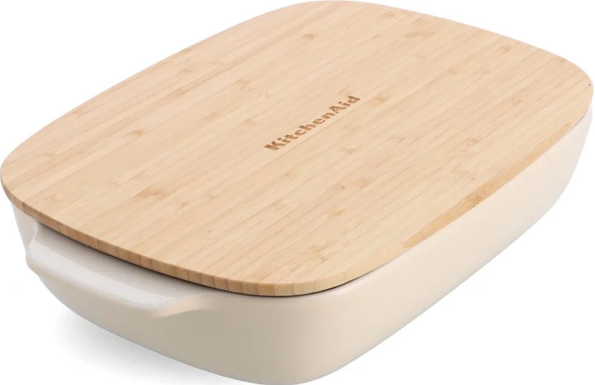 Ovenschaal incl bamboe deksel- Small: 0,9L - magnetron- en ovenbestendig tot 260°C zonder deksel - Amandelwit by KitchenAid in Almond cream – product photo