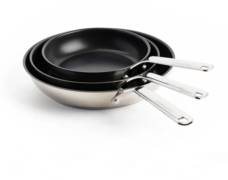 Stainless Steel Koekenpannenset 3-delig 20/24/28cm - PFAS-vrije antikleeflaag - Pannenset inductie - Keramische pan - Ovenbestendig tot 220°C - Zilver by KitchenAid in Black – product photo