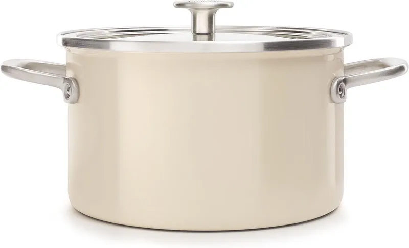 Steel Core Enamel kookpan 24cm 6L - Amandelwit - inductie - PFAS-vrij van KitchenAid in Crème – productfoto