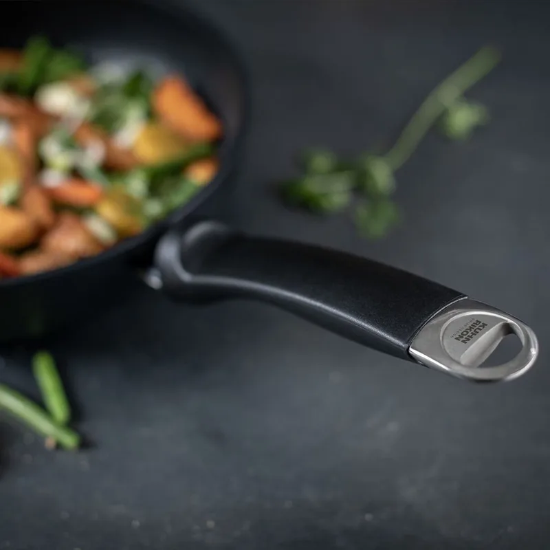 Titanio Star - Hapjespan - Sauteerpan - 24cm - Non Stick - 5,5 mm dikke bodem de Kuhn Rikon en Noir – photo produit