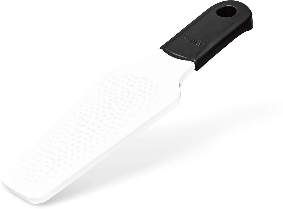 Kitchen Products Keramische Rasp met Handvat, Zwart/Wit Raspen, Kunststof, Keramiek, 23,1 x 6,4 x 1,6 cm by Kyocera in White – product photo