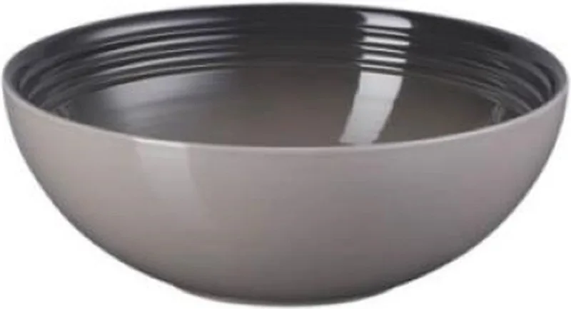 aardewerken serveerschaal | 24 cm | 2,2 l | Vuursteengrijs by Le Creuset in Flint – product photo