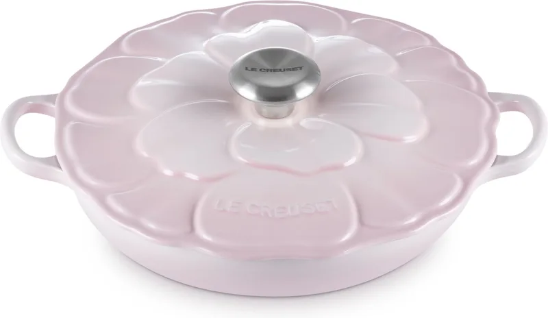 Braadpan Signature Campagnard Bloesem – Ø 26 cm / 2,2 Liter – Lage, Brede Gietijzeren Pan – Zachte Roze Bloesemkleur – Voor Groentegerechten, Risotto of Eenpansmaaltijden – Inductie- en Ovenbestendig de Le Creuset en Shell Pink – photo produit