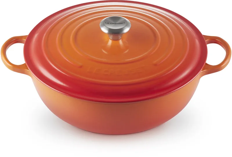Braadpan Signature Marmite – Ø 32 cm / 7 Liter – Bolvormige Stoofpan van Gietijzer – Intens Oranje-Rode Afwerking – Uitstekende Warmtecirculatie – Geschikt voor Soepen, Curry’s en Grote Maaltijden – Inductie- en Ovenbestendig by Le Creuset in Oranjerood – product photo