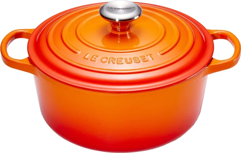 Braadpan Signature Oranjerood – Ø 22 cm / 3,3 Liter – Middelgrote Gietijzeren Stoofpan – Voor Soepen, Stoofschotels of Braden – Met Vuurvaste Oranje Emaille – Oven- en Inductiegeschikt – Tijdloos Frans Design by Le Creuset in Oranje Rood – product photo 1 of 4