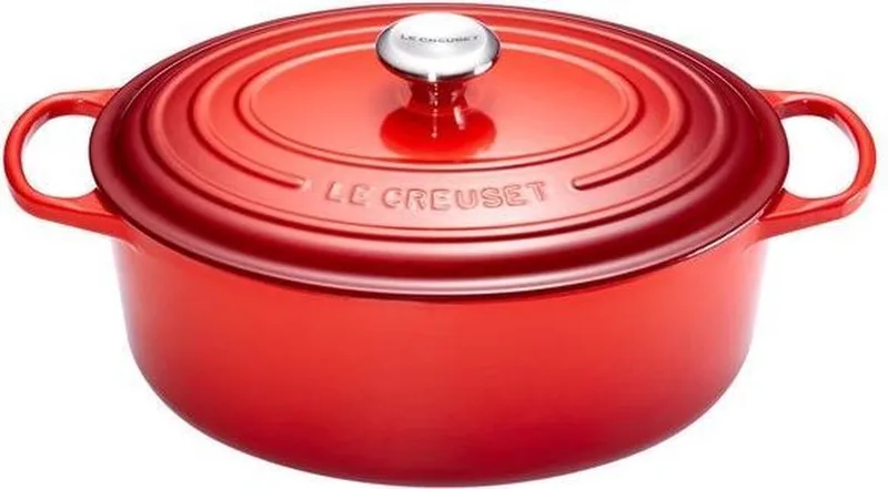 Braadpan Signature Ovaal – Ø 31 cm / 6,3 Liter – Grote Gietijzeren Stoofpan – Ovale Vorm voor Braadstukken en Gevogelte – In Levendige Rode Emaille – Voor Oven, Inductie en Groot Gasfornuis by Le Creuset in Kersenrood – product photo 1 of 4