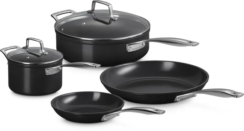 Essential Non-Stick Ceramic Pannenset - 4-delig - Inclusief Koekenpannen van 20 cm en 28 cm, Steelpan van 18 cm en Hapjespan van 26 cm - Keramische Antiaanbaklaag - Geschikt voor Alle Warmtebronnen, Inclusief Inductie​ de Le Creuset en Noir – photo produit