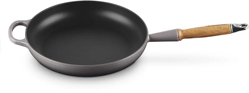 Gietijzeren Koekenpan 28 cm Signature - Houten handvat - Inductie - 2,6 L by Le Creuset in Flint – product photo