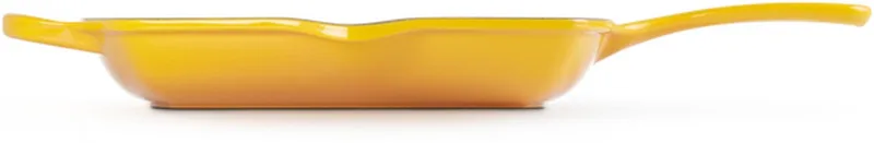 Grillpan Signature - 26 x 26 cm - Geëmailleerde Anti-aanbaklaag - Duurzaam, Vaatwasserbestendig en Perfect voor Gezond Grillen en Bakken by Le Creuset in Nectar – product photo