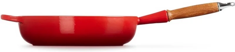 Hapjespan Signature Sauteuse - Kersenrood - Ø 28 cm / 3,6L - Geëmailleerde Anti-aanbaklaag - Duurzaam, Vaatwasserbestendig en Ideaal voor Sauteren en Braden by Le Creuset in Red – product photo