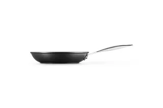 Koekenpan Les Forgées TNS - ø 22 cm - standaard anti-aanbaklaag by Le Creuset in Black – product photo 4 of 5