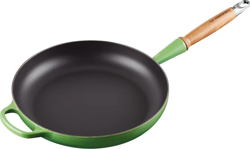 Koekenpan Signature Bamboo - ø 28 cm / 2.6 Liter - Geëmailleerde anti-aanbaklaag von Le Creuset in Grün – Produktfoto