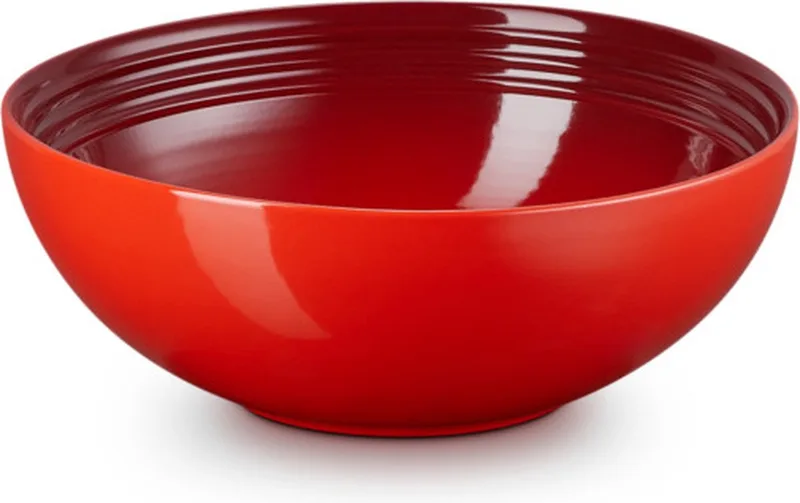 Saladeschaal - Kersenrood - ø 24 cm / 2.2 liter by Le Creuset in Red – product photo