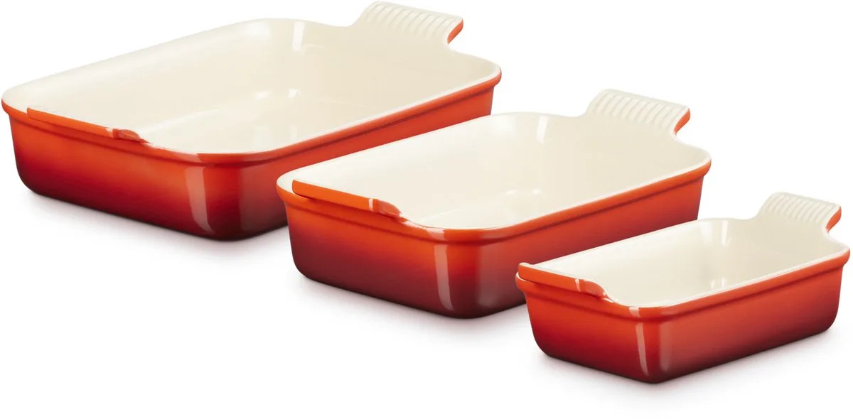 Set van 3 rechthoekige Heritage Ovenschalen 19/26/32 cm Kersenrood van Le Creuset in Rood – productfoto