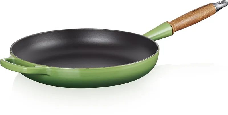 Signature Koekenpan met houten handvat Green Ø 28cm 2,6L von Le Creuset in Bamboo – Produktfoto