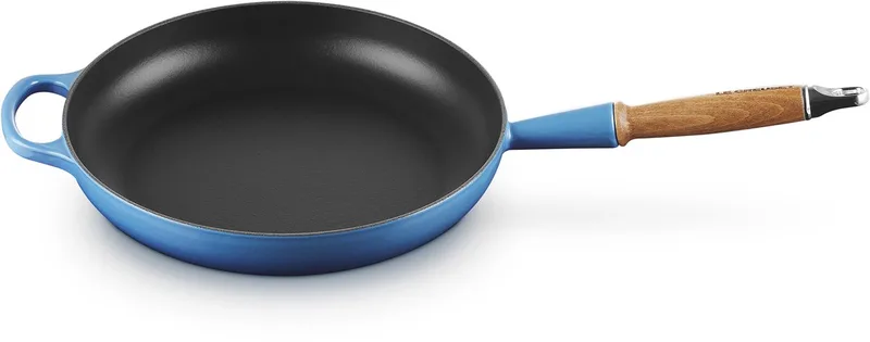 Signature Koekenpan met houten handvat Ø 28cm 2,6L von Le Creuset in Azure – Produktfoto