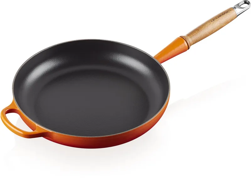 Signature Koekenpan met houten handvat Ø 28cm 2,6L van Le Creuset in Oranjerood – productfoto