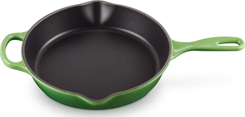 Skillet Signature - Ø 26 cm - Geëmailleerde Anti-aanbaklaag - Duurzaam, Vaatwasserbestendig en Perfect voor Gezond Bakken från Le Creuset i Bamboo – produktbild