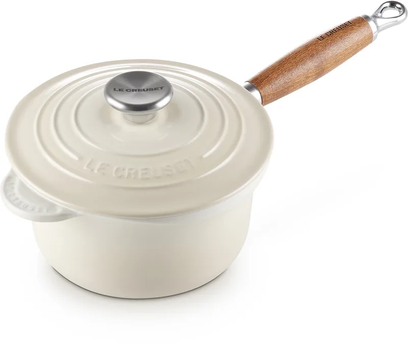 Steelpan met deksel en houten handvat Ø 18cm 1,8l by Le Creuset in Meringue – product photo