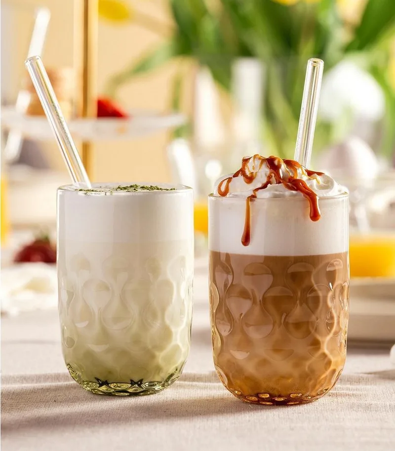 Matcha Latte Gläser mit Glastrinkhalm (2) Gocce 390 ml Set van 2 von Leonardo in Grün – Produktfoto 3 von 5