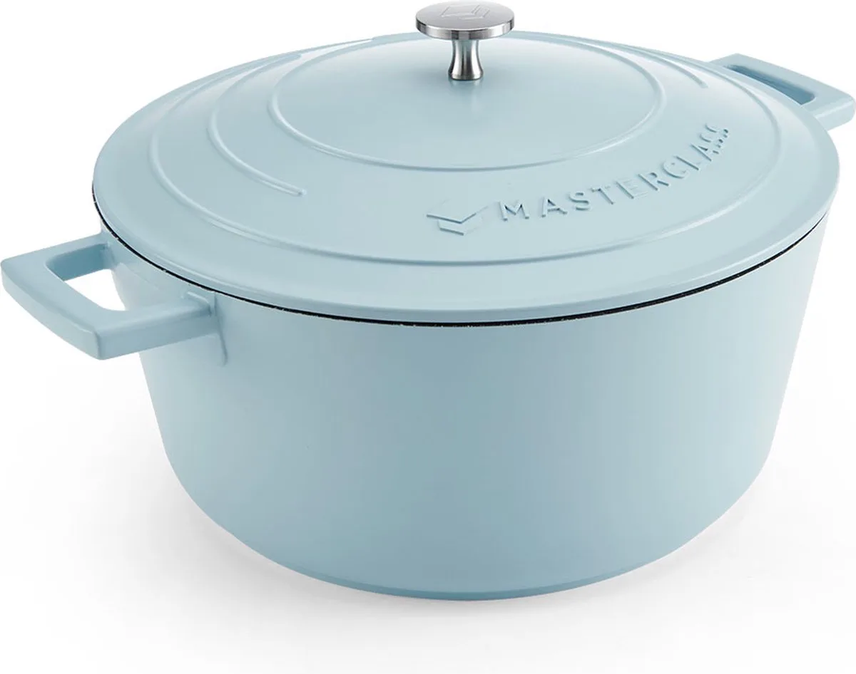 Braadpan met Deksel, Groot 5L/28 cm, Lichtgewicht Gegoten Aluminium, Inductie kookplaat- en ovenbestendig, Hemelsblauw by MasterClass in Blue – product photo