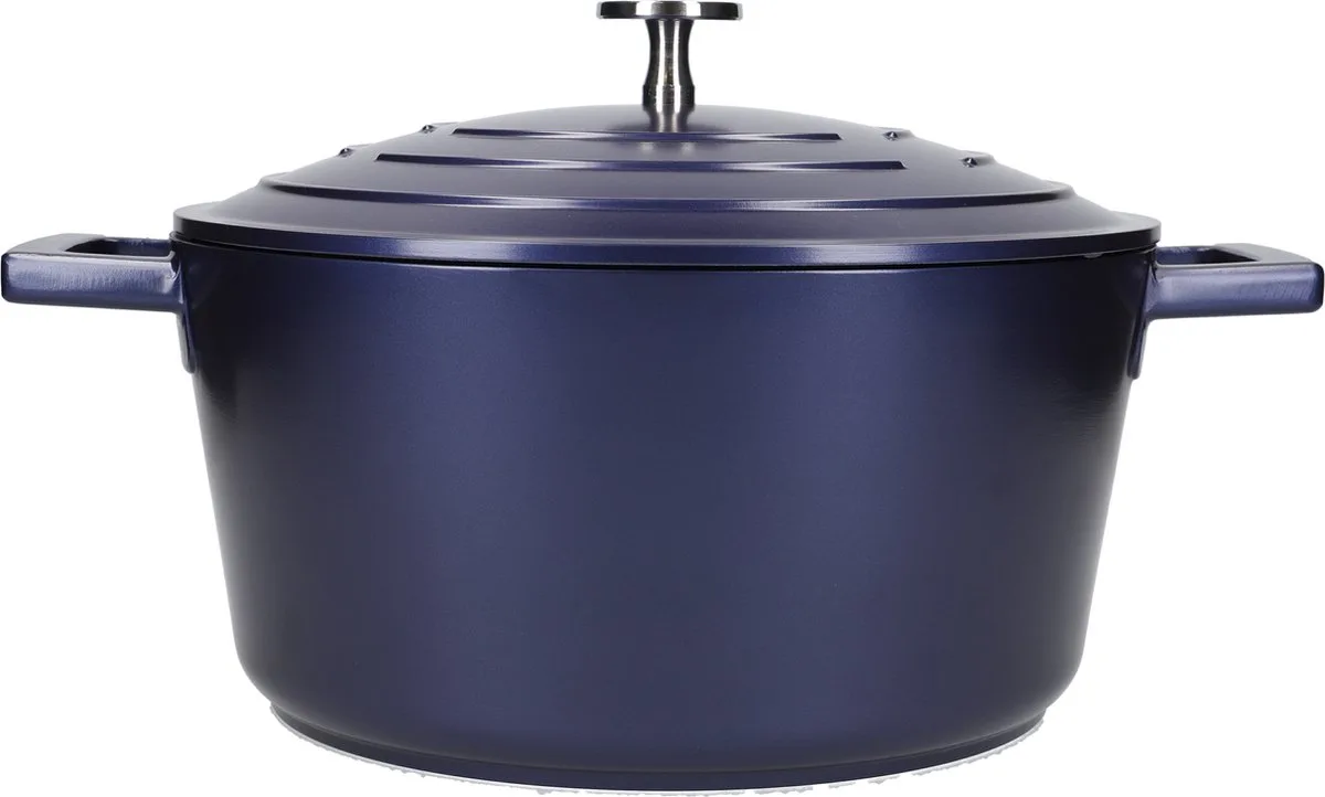 Lichtgewicht Braadpan met Deksel - Stoofpan van Gegoten Aluminium Geschikt voor Inductiekookplaat en Oven van MasterClass in Blauw – productfoto