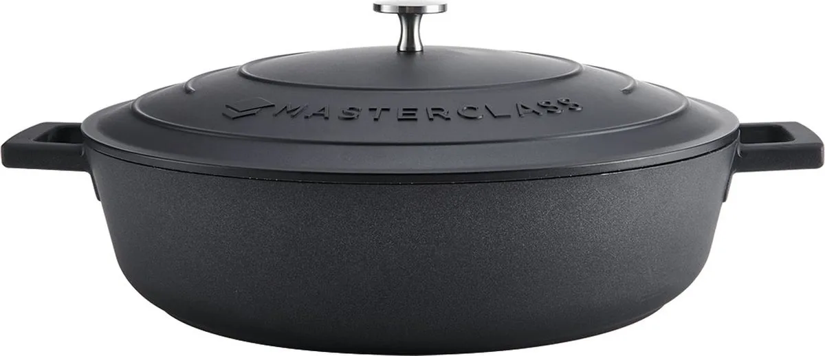 ondiepe braadpan met deksel, kookplaat tot oven tot tafel braadpan, ultralicht, optimale warmtegeleiding, levenslange garantie, 5 liter van MasterClass in Zwart – productfoto