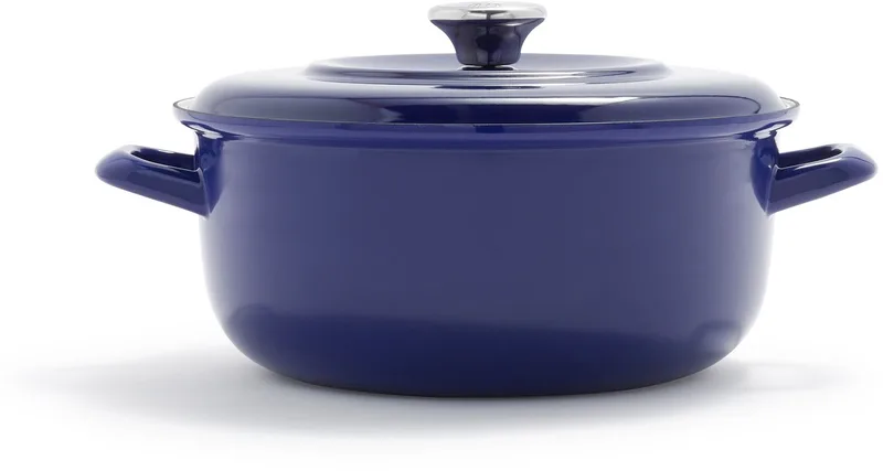 Braadpan 26 cm - 5L - Zonder PFAS-vrije antikleeflaag - Braadpan inductie - Ovenbestendig tot 315°C - Geëmailleerd gietijzer - Handgemaakt - Met deksel - Blauw von Merten & Storck in Donker blauw – Produktfoto