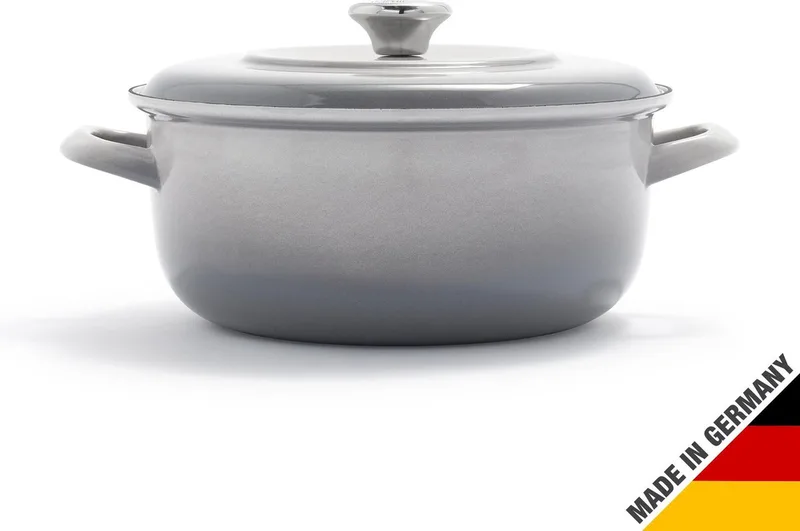 Braadpan 26 cm - 5L - Zonder PFAS-vrije antikleeflaag - Braadpan inductie - Ovenbestendig tot 315°C - Geëmailleerd gietijzer - Handgemaakt - Met deksel - Lava by Merten & Storck in Grey – product photo