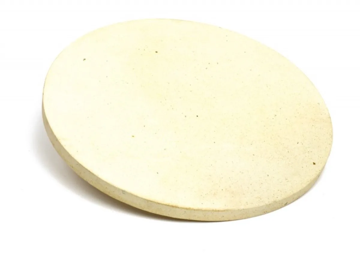Pizzasteen Junior – 26 cm – Keramisch – Voor Kamado BBQ & Oven – Compact fra Monolith i Gul – produktbillede