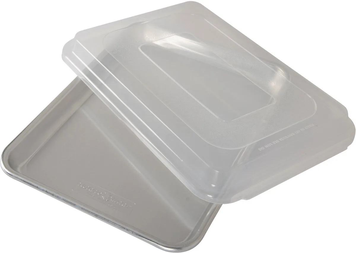 Bakplaat met Deksel, 33 x 24,4 cm, Aluminium van Nordic Ware in Zilver – productfoto