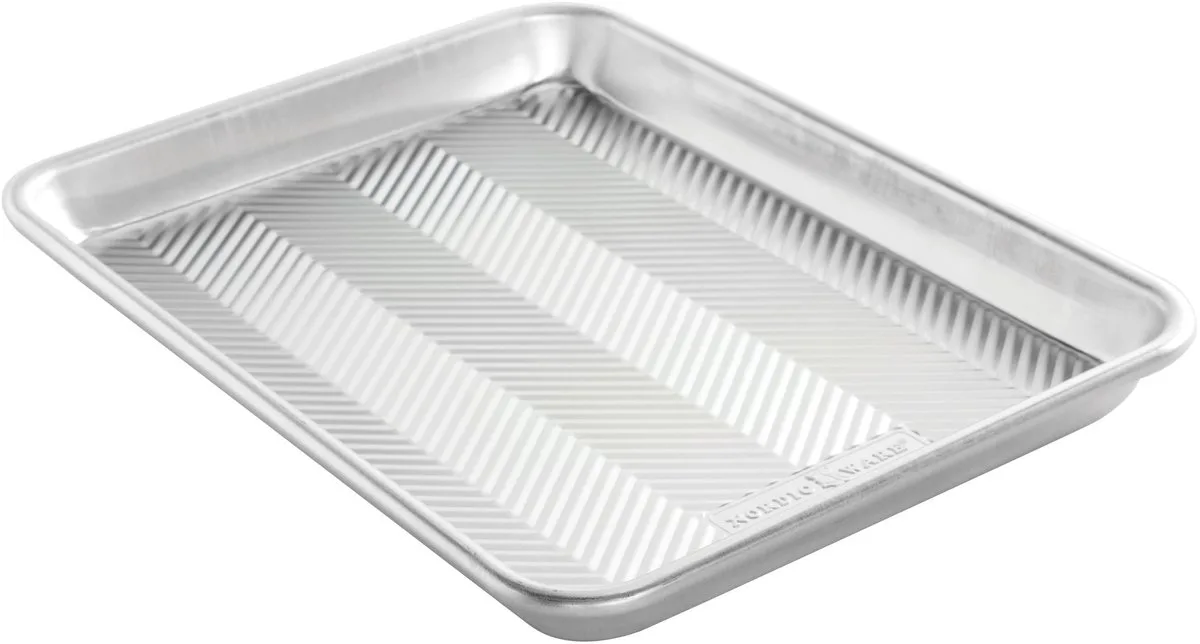Bakplaat met Structuur, 33 x 24,4 cm, Aluminium van Nordic Ware in Zilver – productfoto