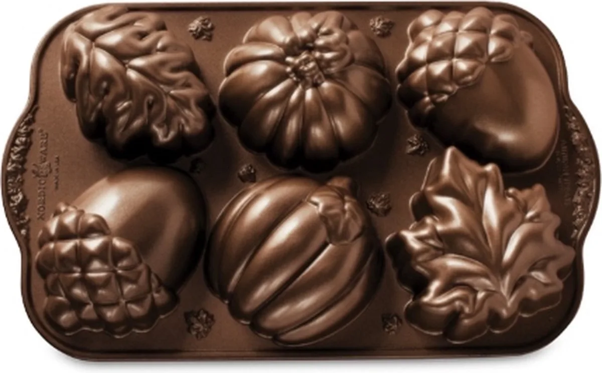 Bakvorm "Autumn Treats Pan" van Nordic Ware in Brons – productfoto