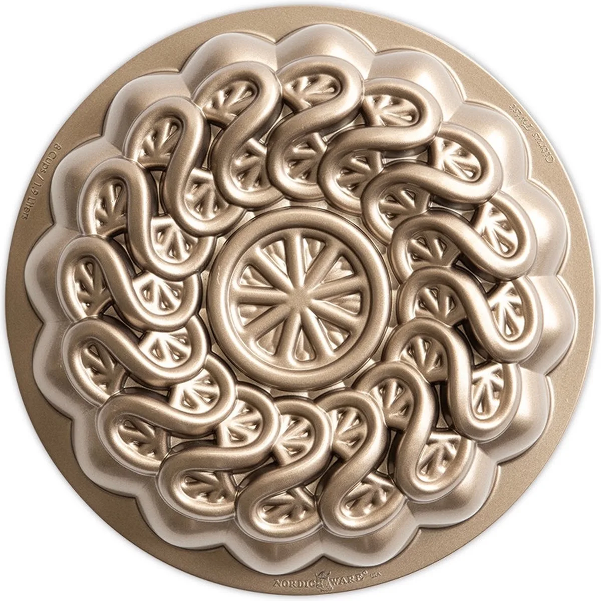 Bakvorm "Citrus Twist" van Nordic Ware in Parelmoer – productfoto