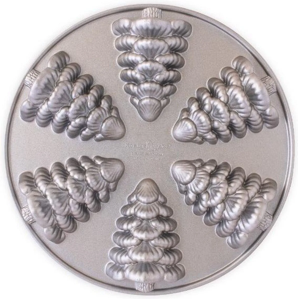 Bakvorm "Evergreen tree cakelets"- Nordic Ware | Sparkling Silver Holiday van Nordic Ware in Zilver – productfoto