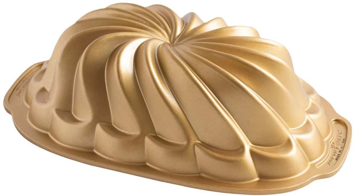 Bakvorm ''Pirouette'' van Nordic Ware in Goud – productfoto