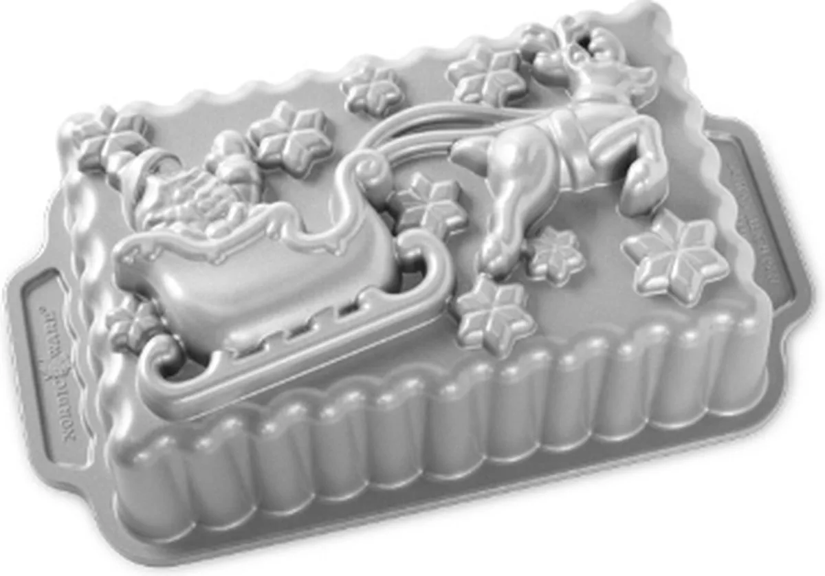 Bakvorm "Santa Sleigh Loaf Pan" van Nordic Ware in Zilver – productfoto