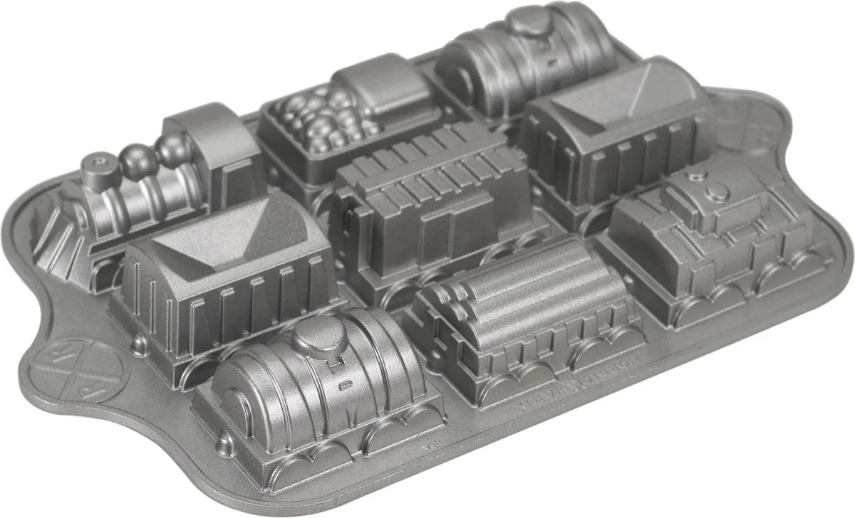 Bakvorm "Train Cake Pan" van Nordic Ware in Grijs – productfoto