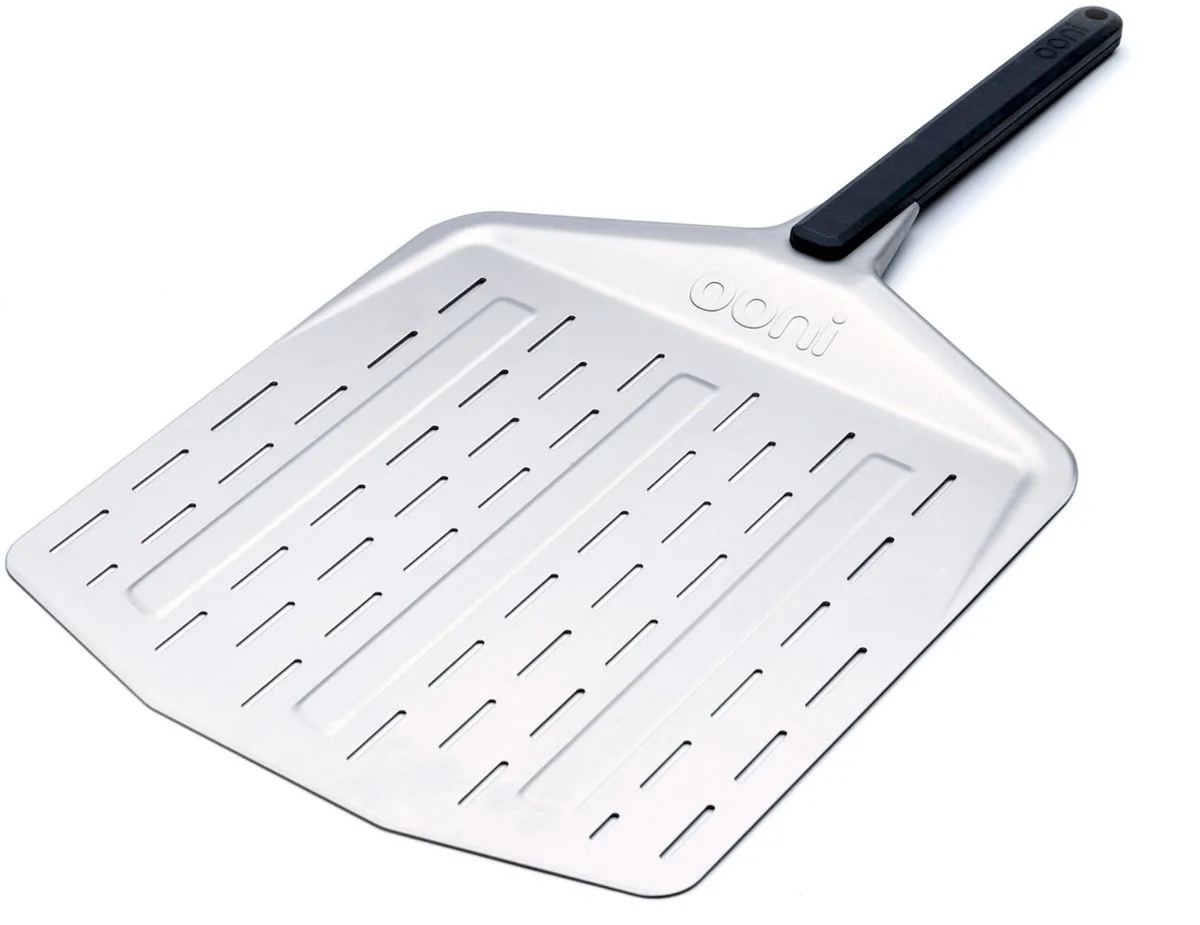 Pizzaschep geperforeerd - 30 cm van Ooni in Zwart, Zilver – productfoto