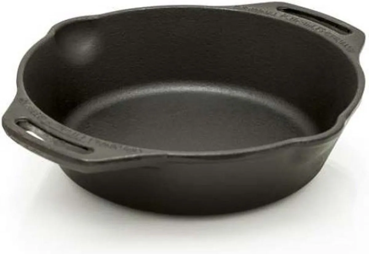 Gietijzeren Skillet - Bovenrand Ø20cm - Bodem Ø15cm - twee handvatten fra Petromax i Sort – produktbillede