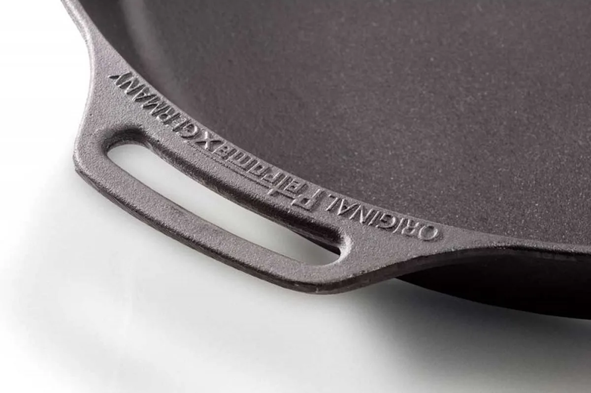 skillet - gietijzer - koekenpan met steel en handgreep - ø35cm fp35t fra Petromax i Sort – produktbillede