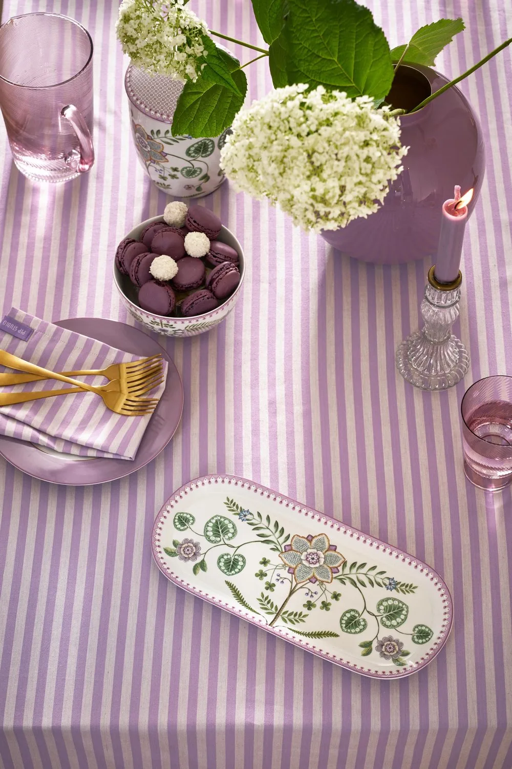 Taartplateau - Lily & Lotus - Off-White - 33,3x15,5 cm fra Pip Studio i Gebroken wit – produktbillede