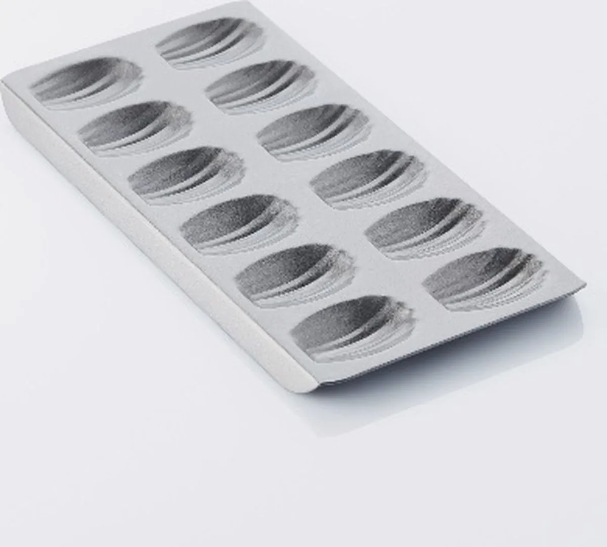 Bakvorm - Madeleines - 12 Stuks - Anti-aanbaklaag - 40x21x2cm van Point-Virgule in Zwart – productfoto